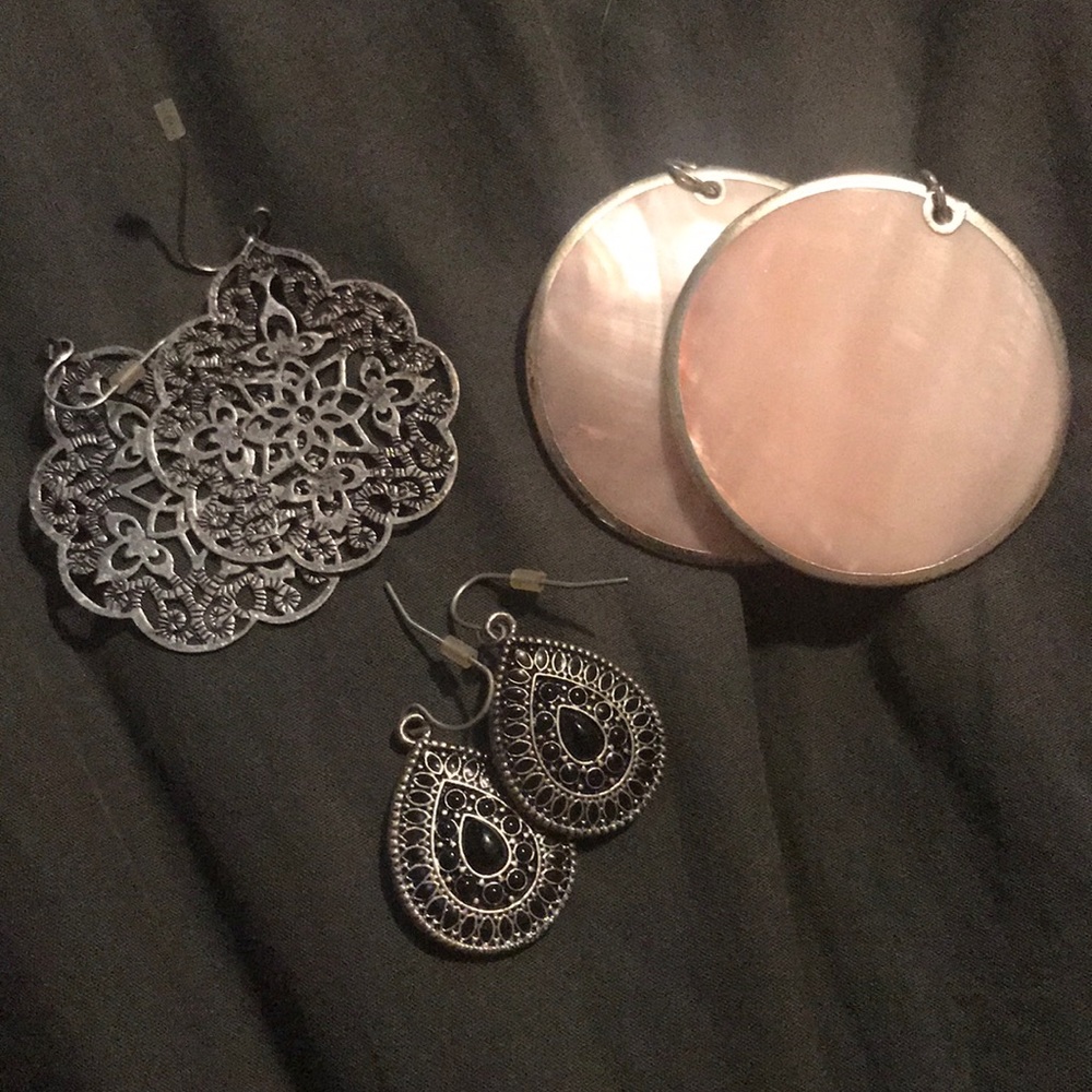 Set of 3 pairs of earrings